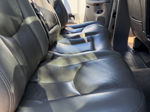 Used 2004 Chevrolet Silverado 2500 LS w/ Heavy-Duty Power Package image 22