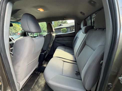 Used 2012 Toyota Tacoma 4x4 Double Cab w/ TRD Off-Road Pkg image 7