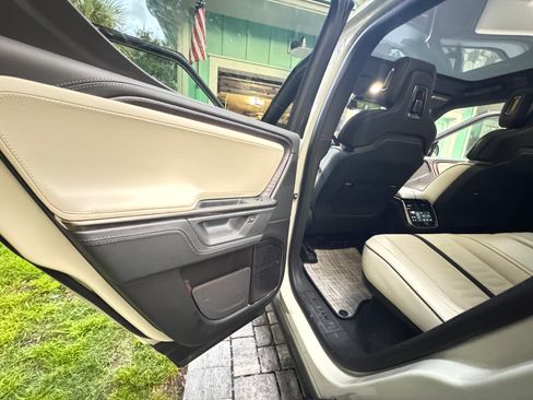 Used 2025 Rivian R1T Adventure AWD/4WD image 13