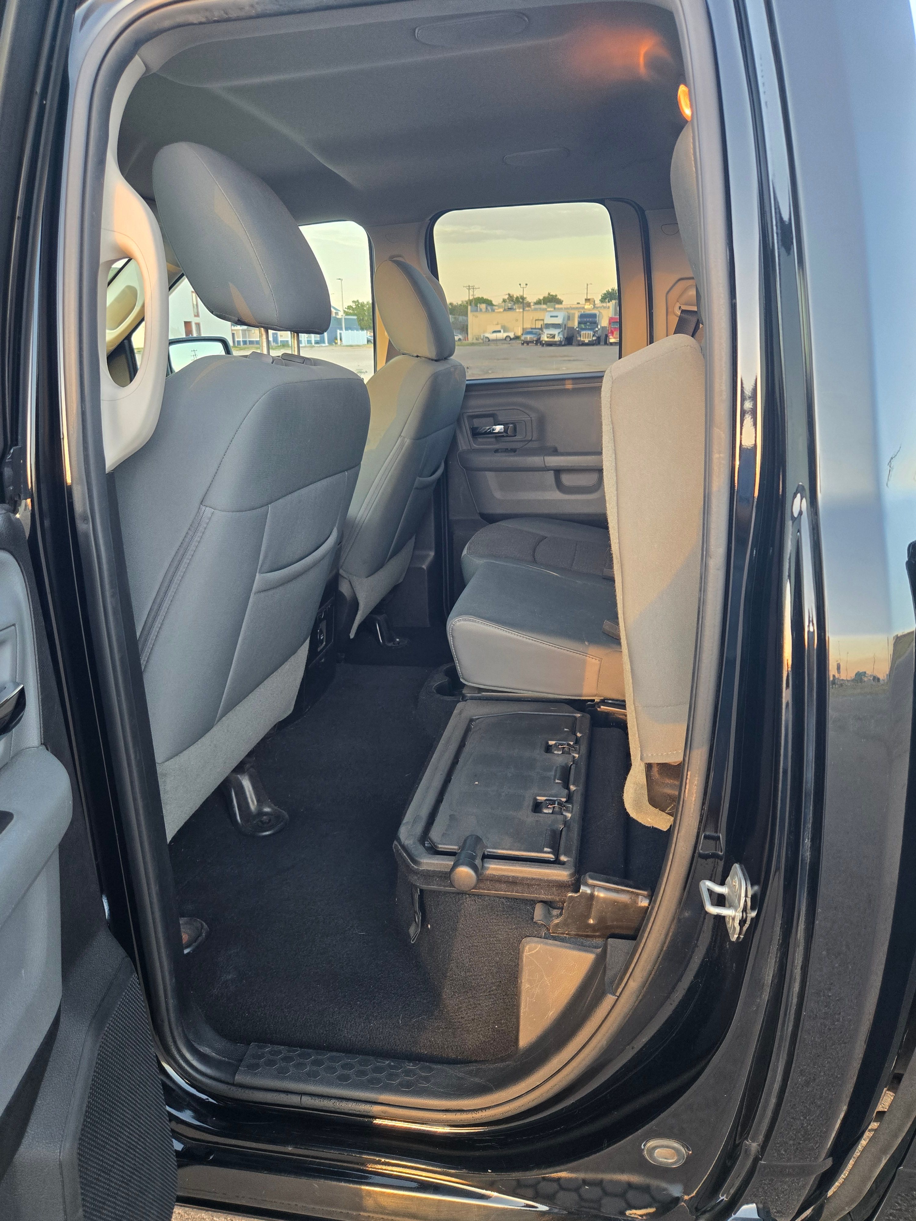 Used 2014 RAM 1500 Classic SLT w/ Luxury Group AWD/4WD image 15