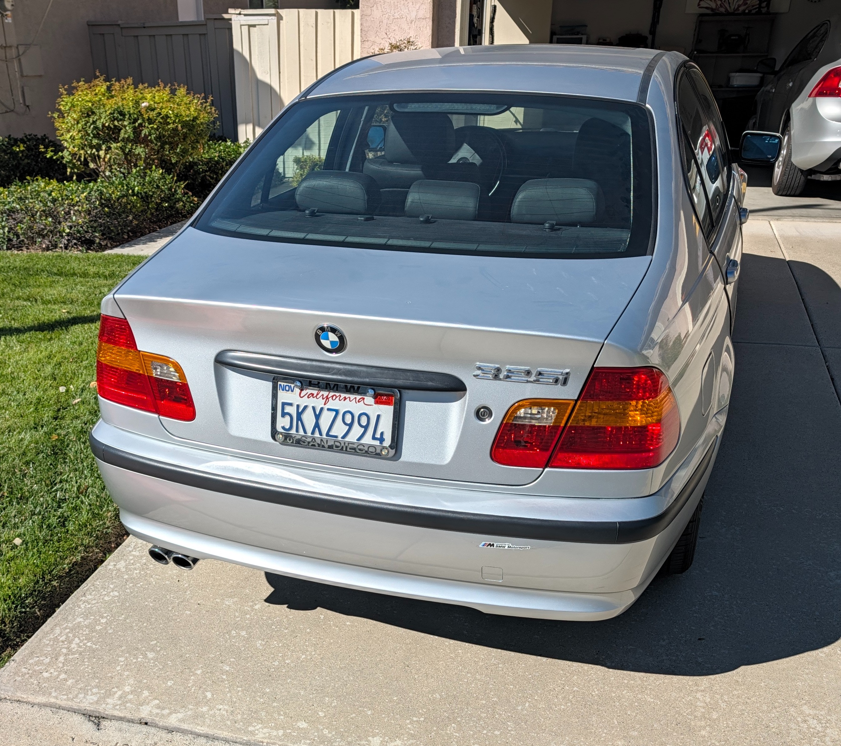 Used 2005 BMW 325i Sedan RWD image 11