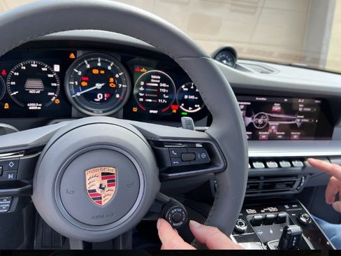 Used 2020 Porsche 911 Carrera image 11