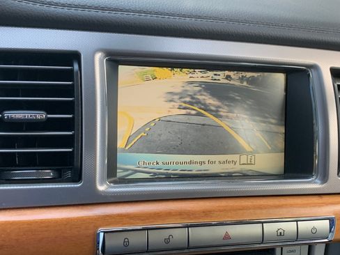 Used 2010 Jaguar XF Luxury image 14