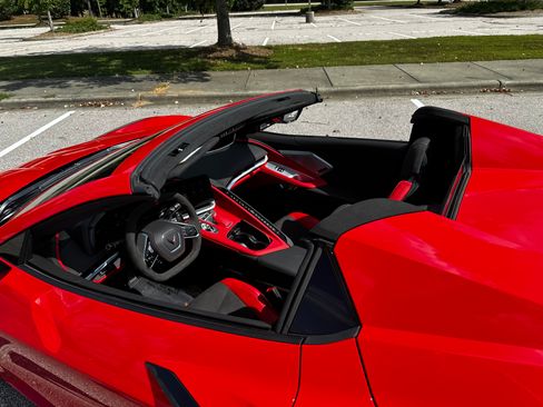 Used 2021 Chevrolet Corvette Stingray Premium Conv w/ Z51 Performance Package image 5