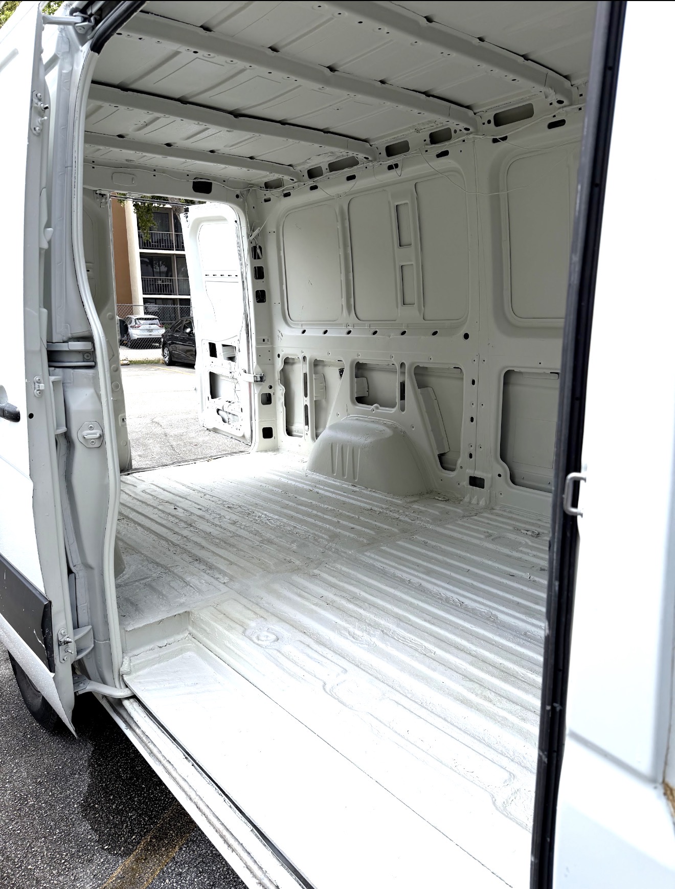 Used 2016 Mercedes-Benz Sprinter 2500 image 11