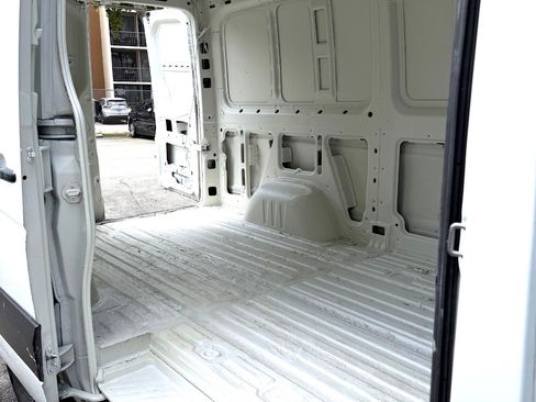 Used 2016 Mercedes-Benz Sprinter 2500 image 11
