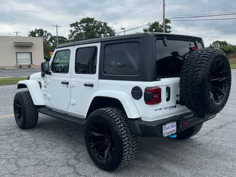 Used 2022 Jeep Wrangler Unlimited Sahara w/ Cold Weather Group image 2