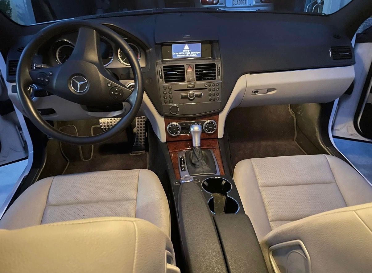 Used 2010 Mercedes-Benz C 300 Sedan image 5