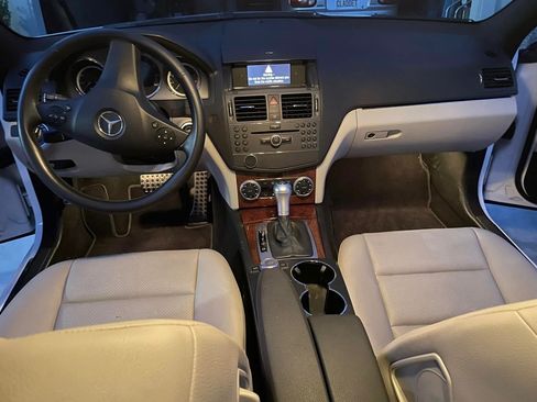 Used 2010 Mercedes-Benz C 300 Sedan image 5