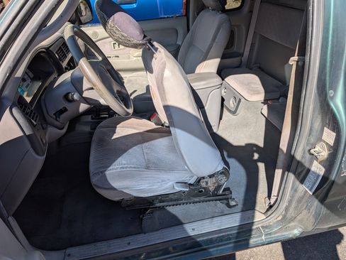 Used 2003 Toyota Tacoma 4x4 Xtracab V6 image 8