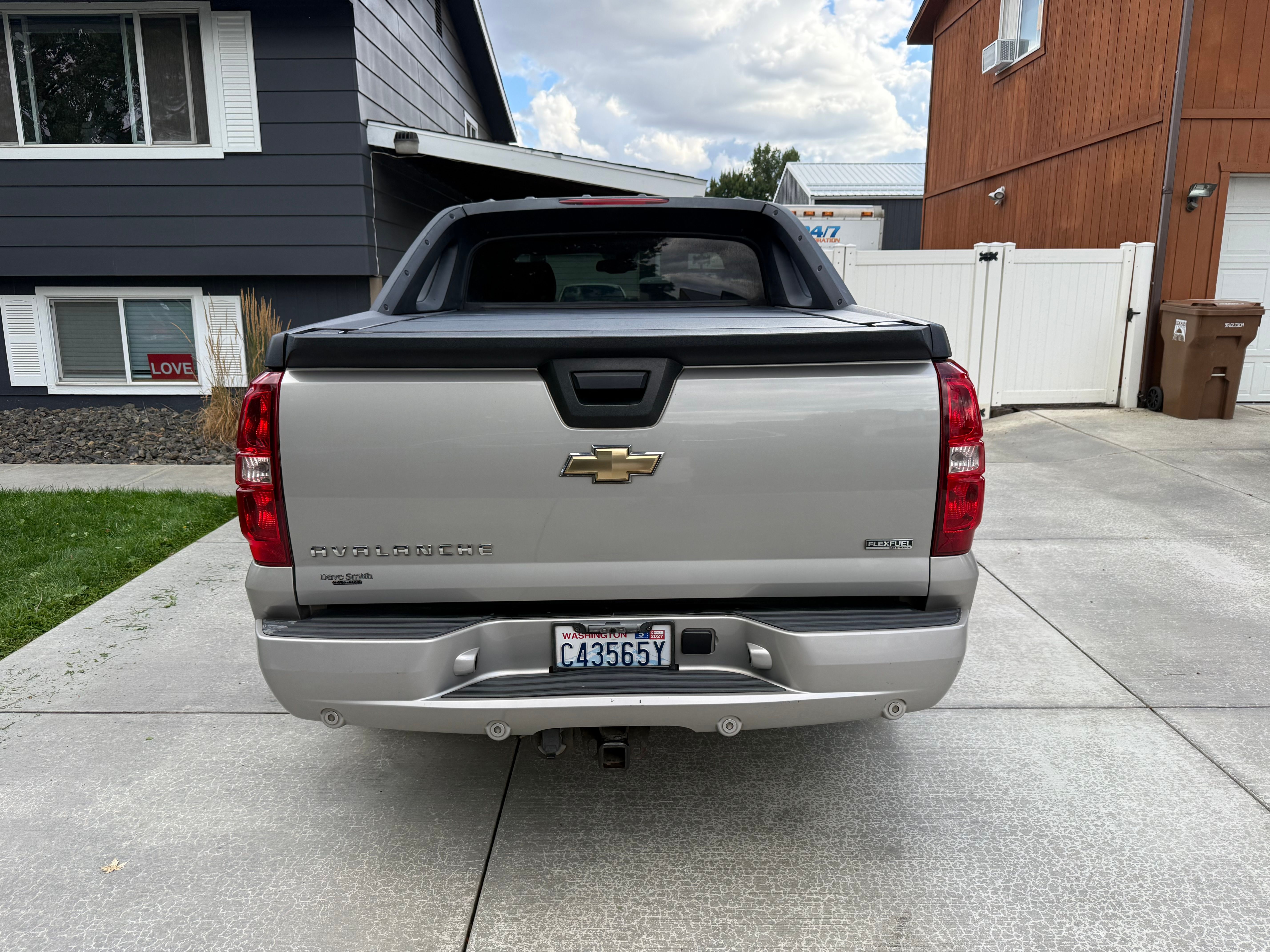 Used 2007 Chevrolet Avalanche LT w/ LT Preferred Equipment Group AWD/4WD image 2