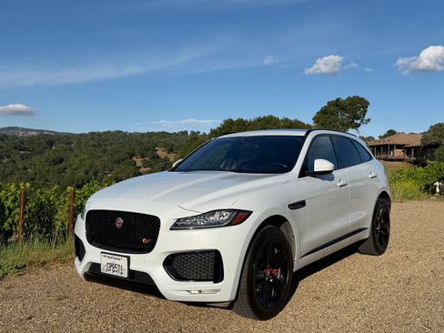 Used 2018 Jaguar F-PACE S AWD/4WD image 1