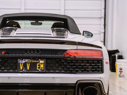 Used 2023 Audi R8 V10 performance image 31