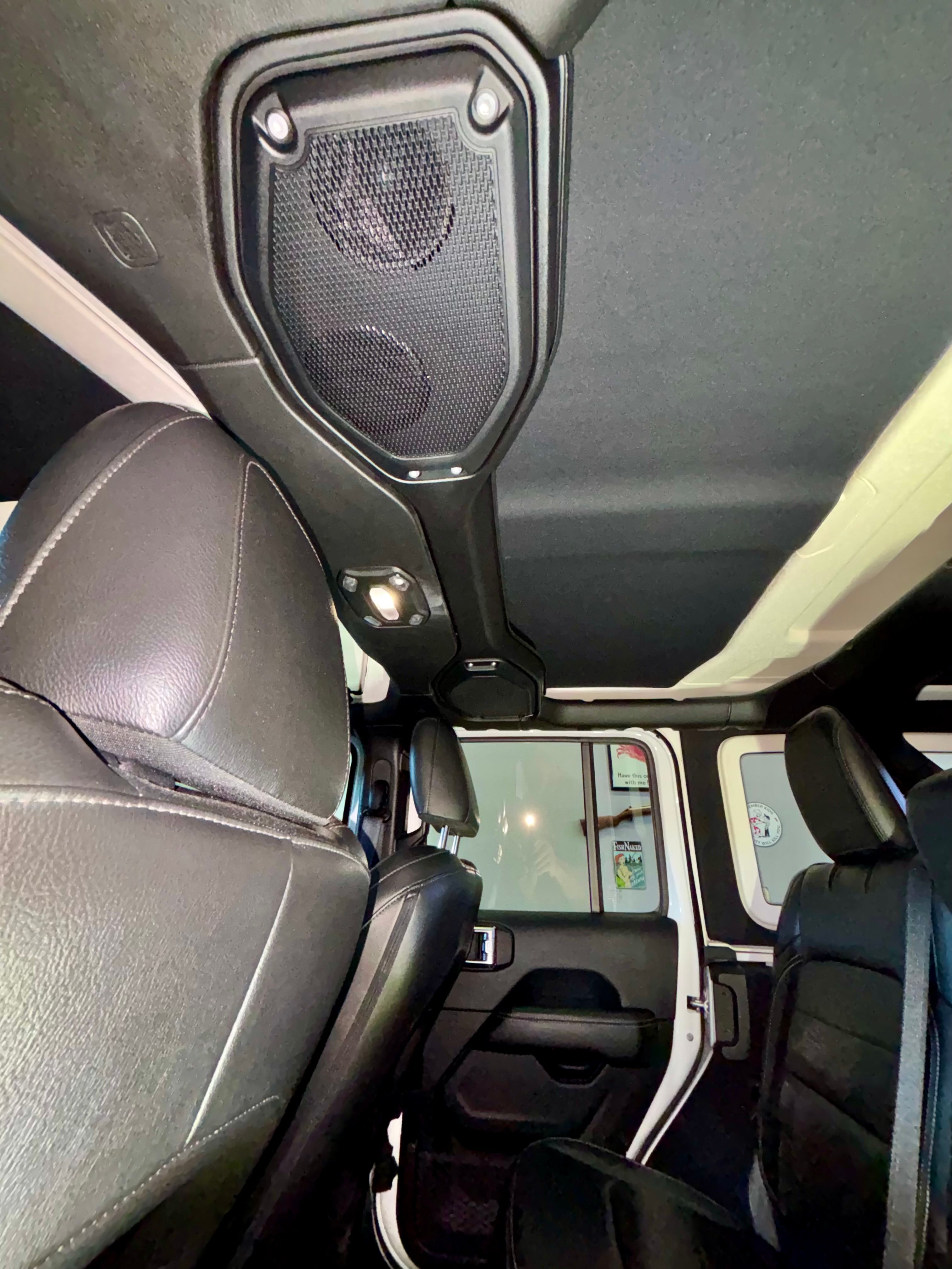 Used 2018 Jeep Wrangler Unlimited Sahara w/ Dual Top Group AWD/4WD image 8