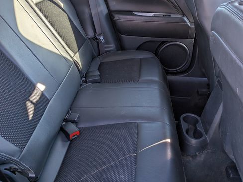 Used 2014 Jeep Compass Latitude image 11