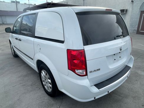 Used 2015 RAM C/V Tradesman image 8