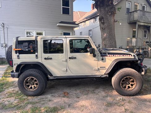 Used 2017 Jeep Wrangler Unlimited Rubicon image 6