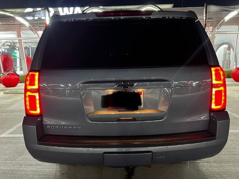 Used 2016 Chevrolet Suburban LT image 9