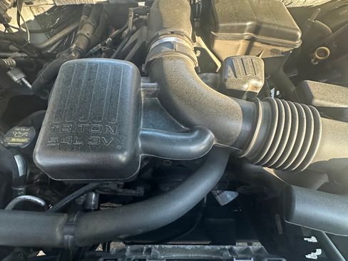 Used 2011 Ford Expedition XLT w/ 202A Rapid Spec Order Code image 18