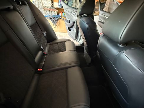 Used 2017 Nissan Maxima SR FWD image 29