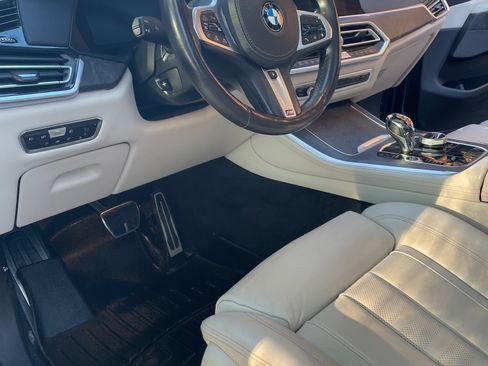 Used 2021 BMW X5 xDrive40i w/ M Sport Package image 14