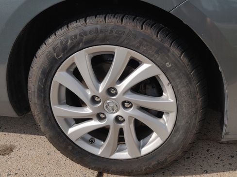 Used 2012 MAZDA MAZDA3 i Touring image 12