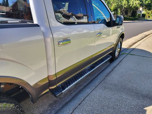 Used 2015 Ford F150 Lariat image 18