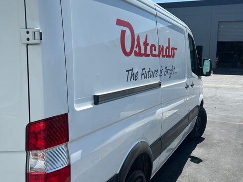 Used 2016 Mercedes-Benz Sprinter 2500 image 2