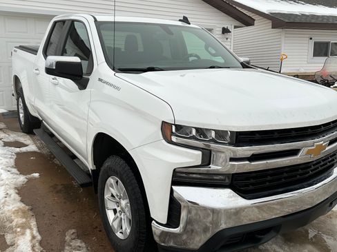 Used 2020 Chevrolet Silverado 1500 LT w/ All-Star Edition image 2