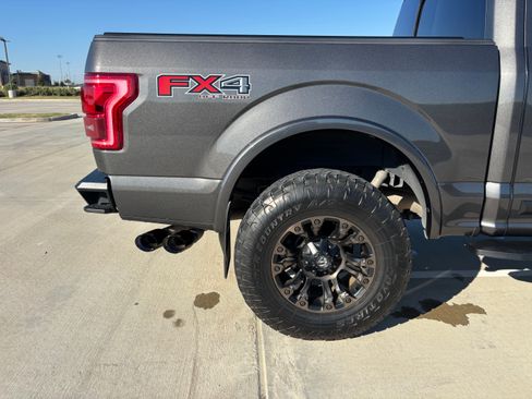 Used 2017 Ford F150 Lariat image 26