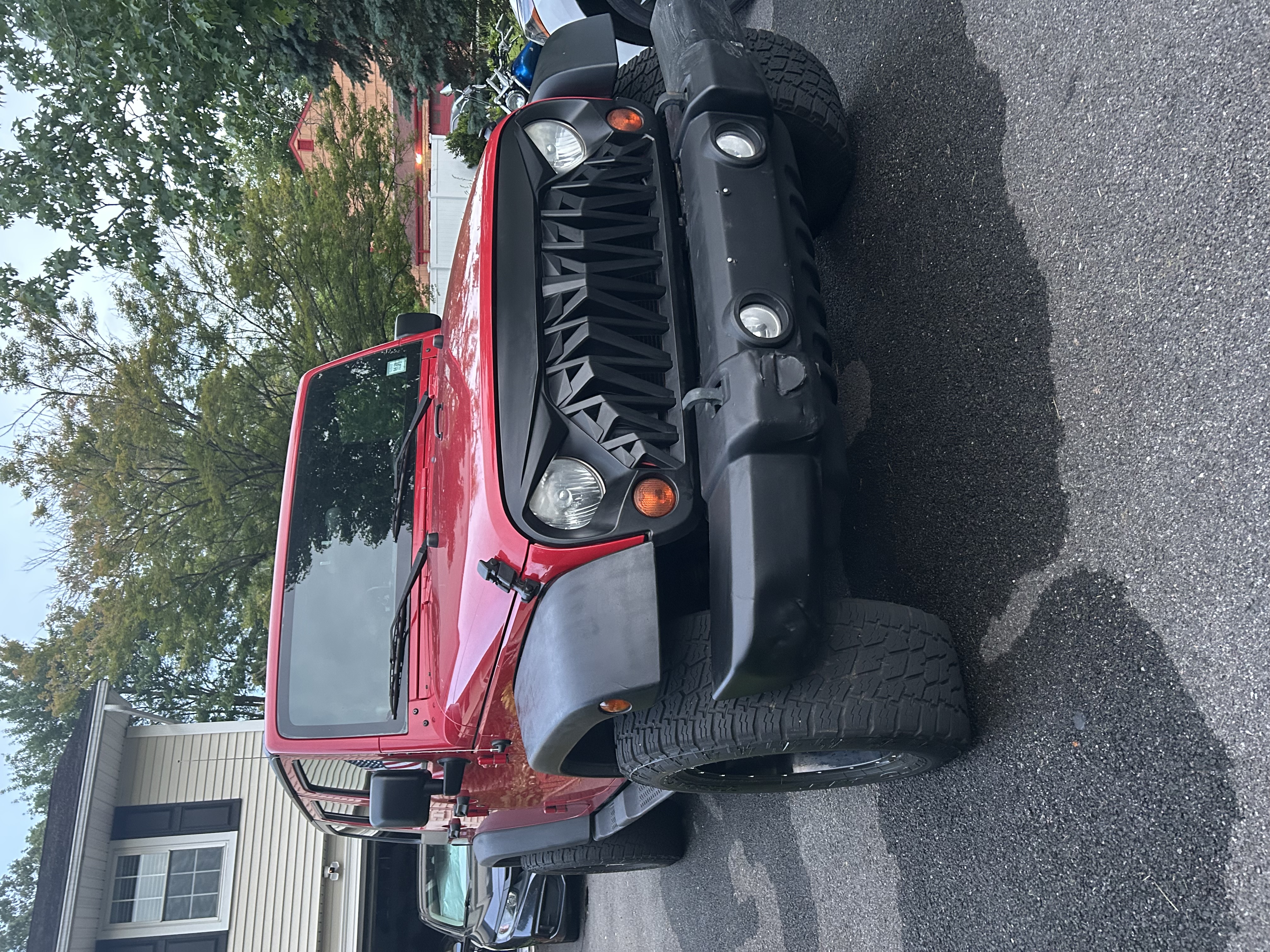 Used 2011 Jeep Wrangler Unlimited Sport AWD/4WD image 2