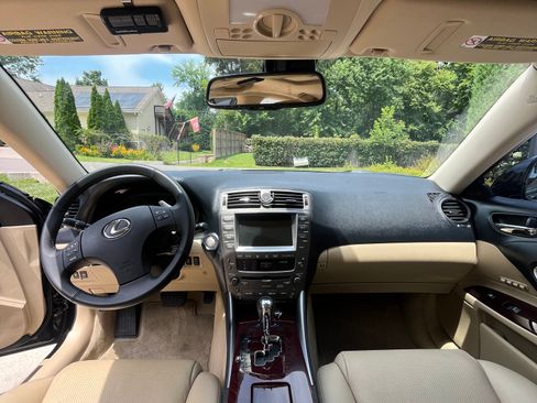 Used 2007 Lexus IS 350 w/ Luxury Plus Pkg RWD image 15