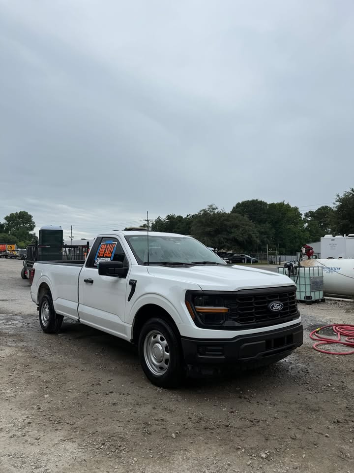 Used 2024 Ford F150 XL RWD image 1