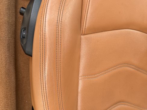 Used 2012 Maserati GranTurismo Sport image 11