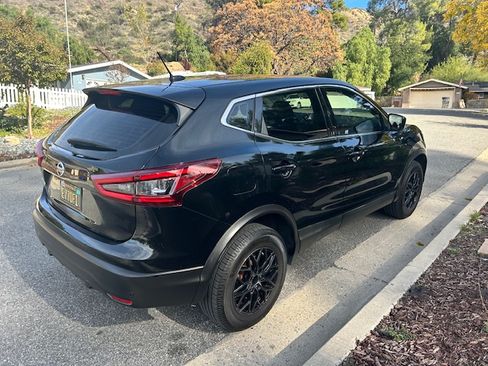 Used 2020 Nissan Rogue Sport S image 8