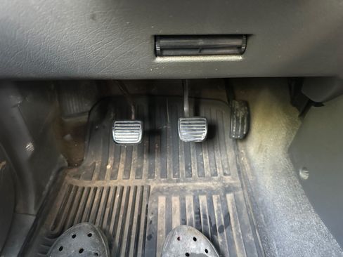 Used 2001 Isuzu Trooper S image 6