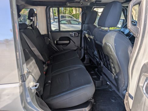 Used 2021 Jeep Wrangler Unlimited Rubicon 4xe w/ Steel Bumper Group image 14