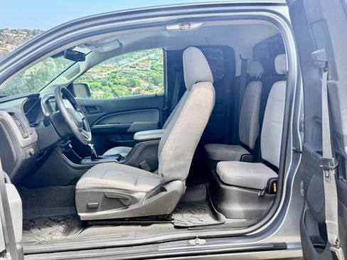 Used 2022 Chevrolet Colorado W/T w/ Custom Special Edition RWD image 6