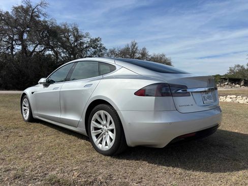 Used 2018 Tesla Model S 75D image 5
