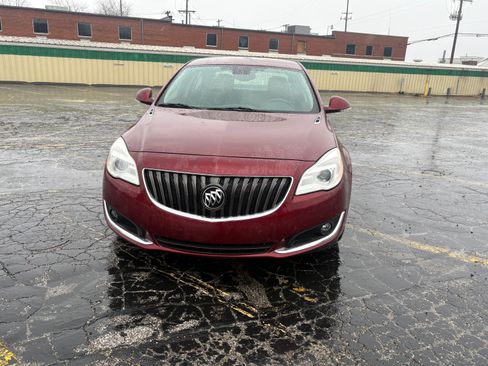 Used 2017 Buick Regal Sport Touring image 5