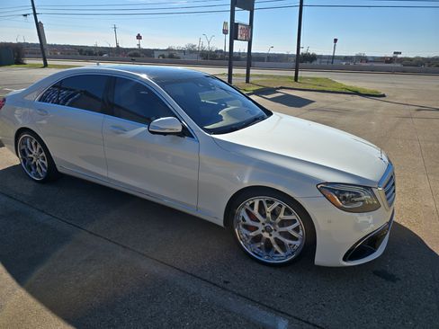 Used 2018 Mercedes-Benz S 560 Sedan image 8
