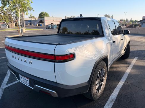 Used 2023 Rivian R1T Adventure image 15