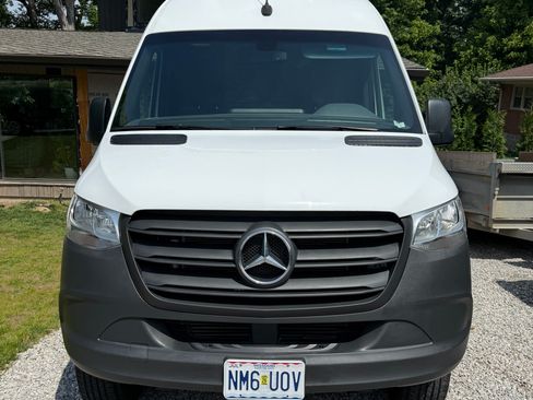 Used 2020 Mercedes-Benz Sprinter 2500 image 2