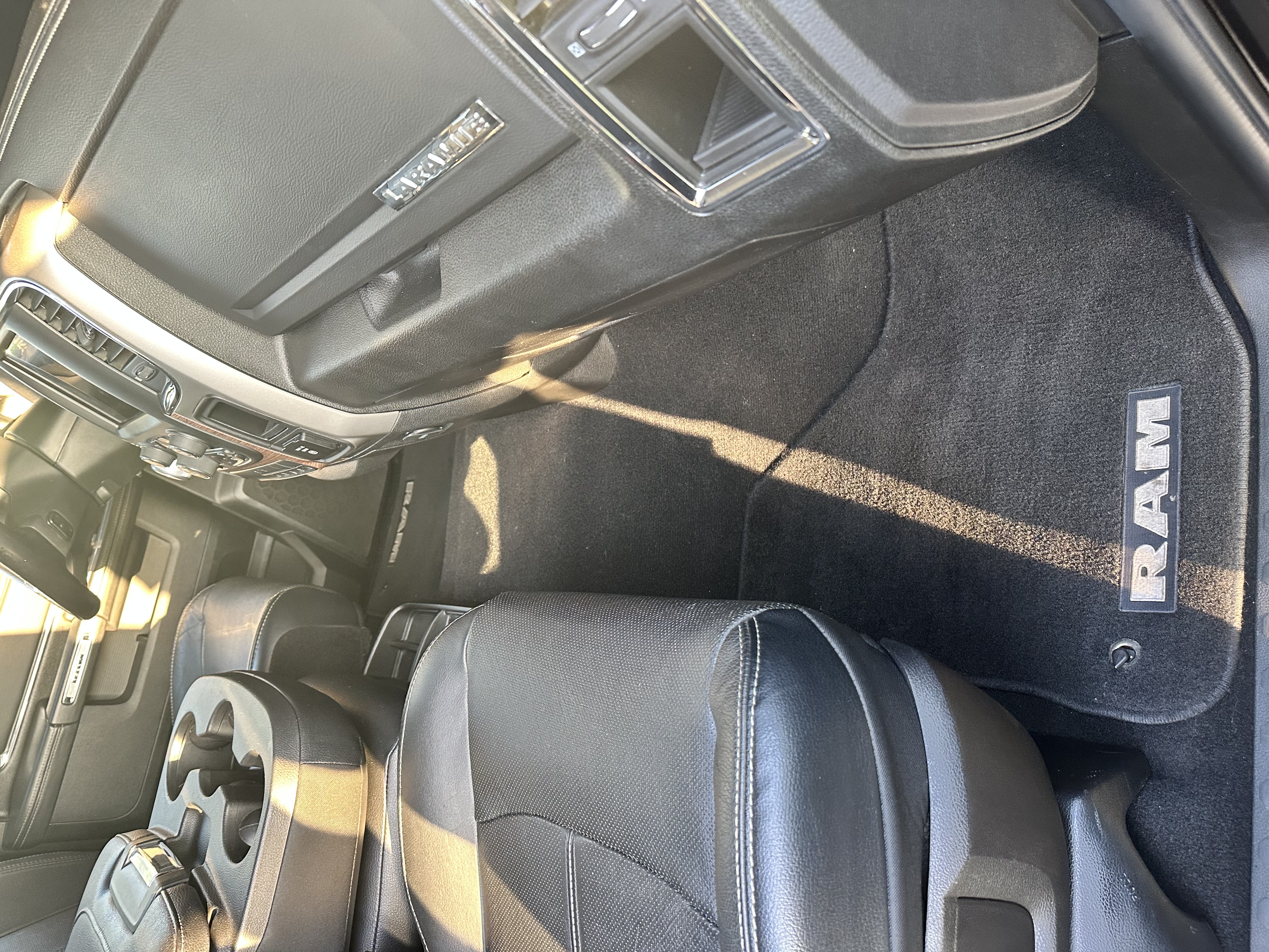 Used 2019 RAM 1500 Laramie RWD image 25