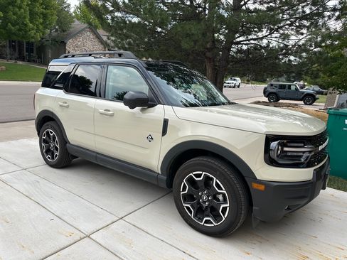 Used 2025 Ford Bronco Sport Outer Banks w/ Outer Banks Tech Package+ AWD/4WD image 6