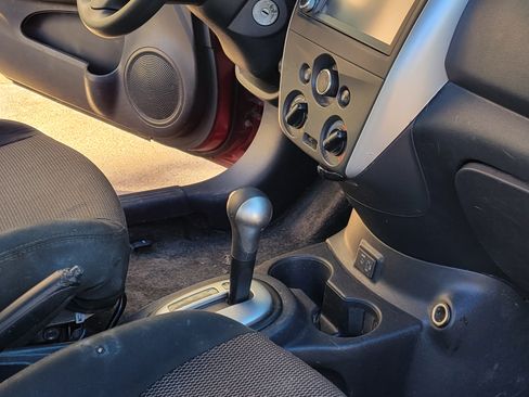 Used 2019 Nissan Versa SV image 6