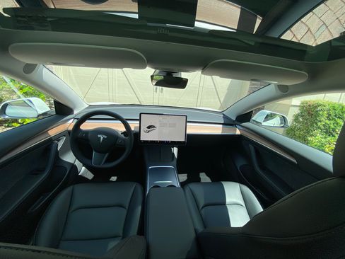 Used 2022 Tesla Model 3 Standard Sedan 4D image 6