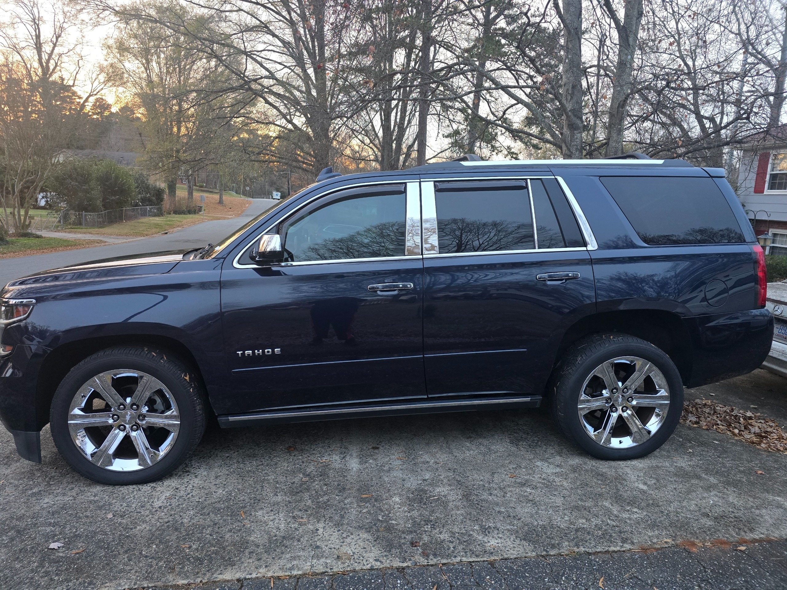 Used 2019 Chevrolet Tahoe Premier AWD/4WD image 2