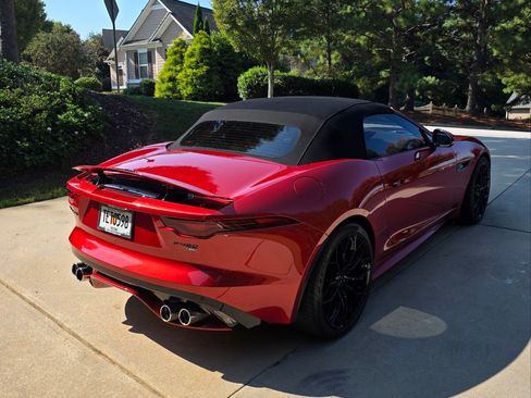 Used 2022 Jaguar F-TYPE R-Dynamic image 4