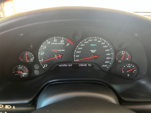 Used 2004 Chevrolet Corvette Z06 w/ Memory Package RWD image 19